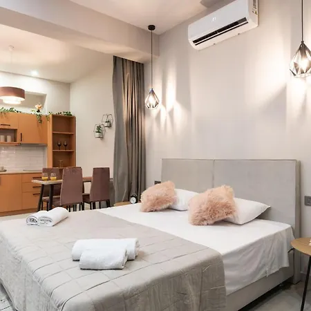 Апартаменты Bella - 450m From The Beach, By Zantewize *